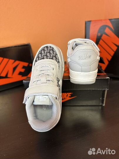 Кроссовки nike dior для девочки 30 31