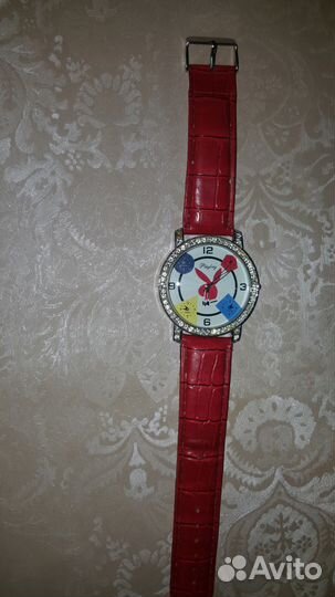 Часы со стразами