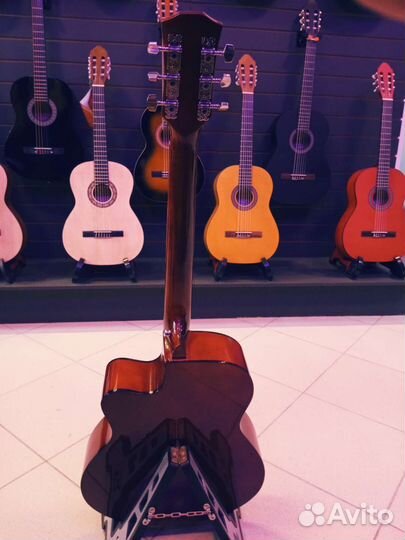 Акустическая гитара новая
