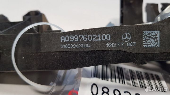 Кронштейн ручки двери задней левый Mercedes C-klas