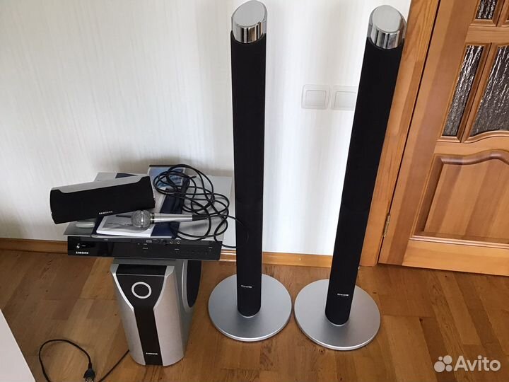 Домашний кинотеатр с 4 колонками и караоке