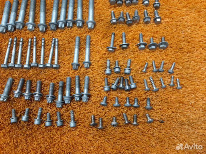 Болты и гайки двс Bmw 7-Series F01 N63B44A 2009