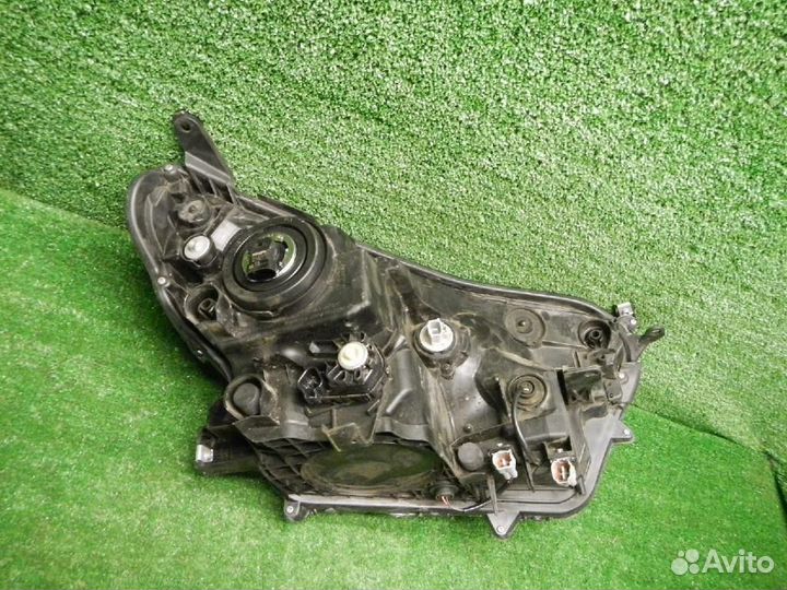 Фара левая Toyota RAV4