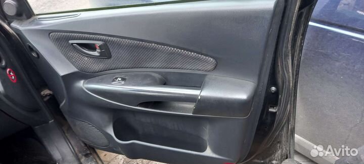 Обшивка дверей Hyundai Tucson 1