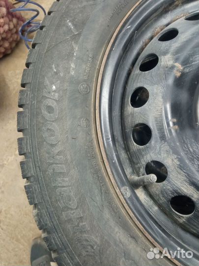 Колеса r15 Solaris с штатными колпаками