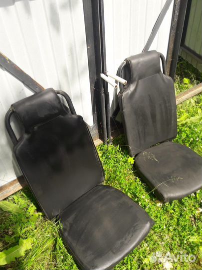 Пластиковые легкие кресла в лодку, катер