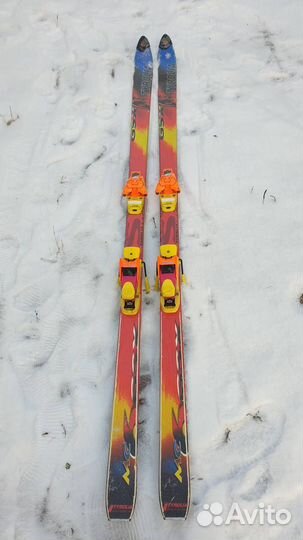 Горные лыжи в комплекте с ботинками