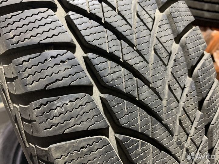 Goodyear UltraGrip Ice 2 235/55 R18 104T