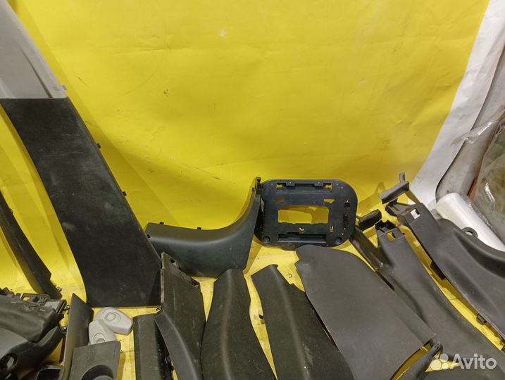 Обшивка накладка салона Renault Fluence 2010-2017