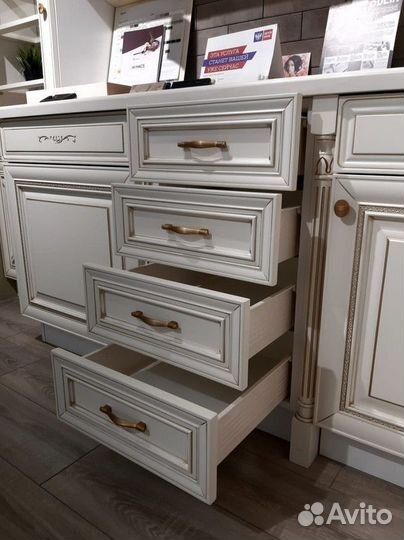 Кухонный гарнитур в наличии Выставочный образец