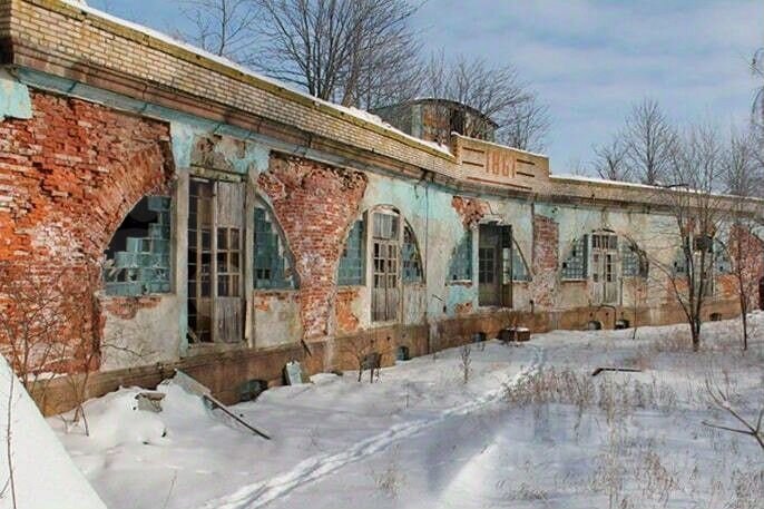 Здание, 13000 м²