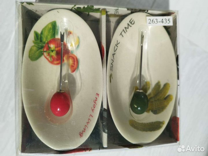 Новый набор столовой посуды для сервировки