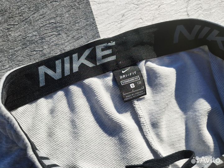 Спортивные штаны Nike Dri Fit Tapered