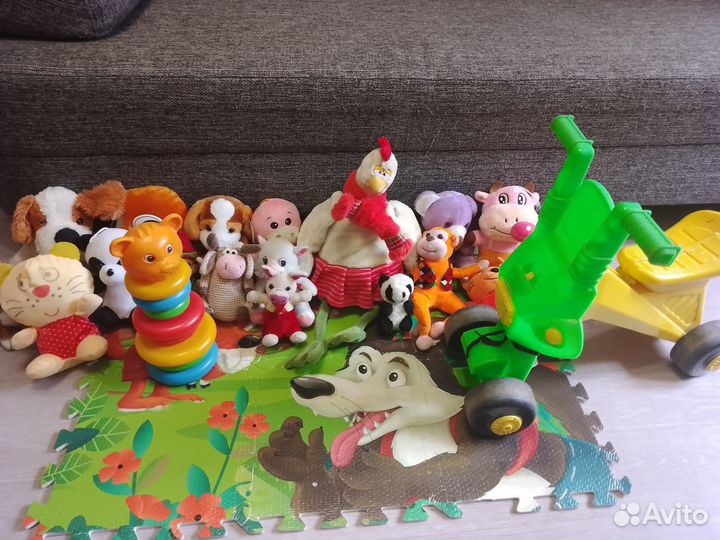 Детские игрушки, коврик, беговел