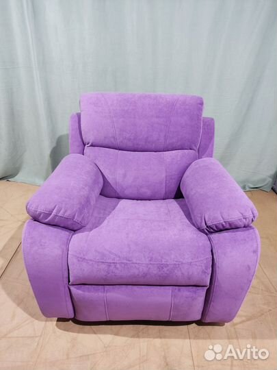 Кресло реклайнер для наращивания и педикюра