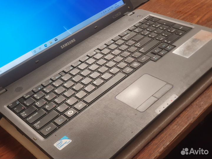 Ноутбук Samsung R528