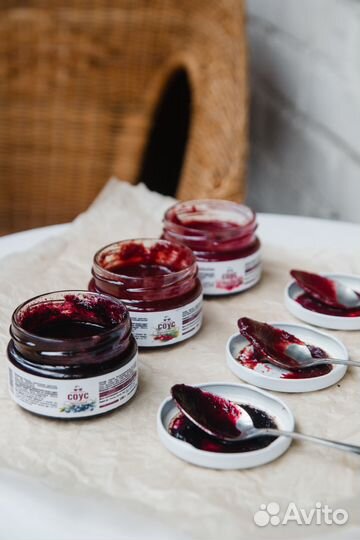 Аджика, соусы, консервированные помидоры и огурцы