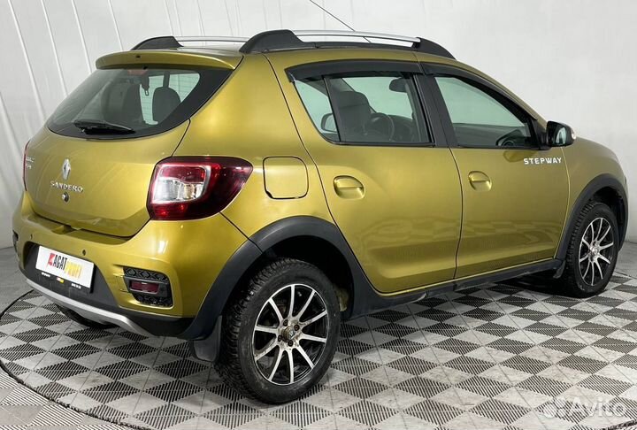 Renault Sandero Stepway 1.6 AT, 2015, 120 100 км