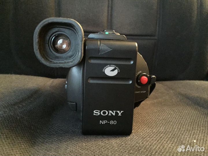 Видеокамера Sony CCD-FX270E