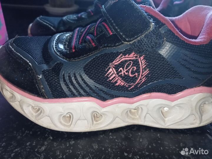 Светящиеся кроссовки 26 размер