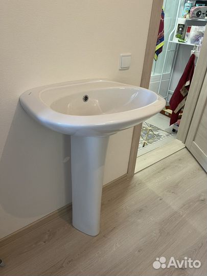 Умывальник, смеситель