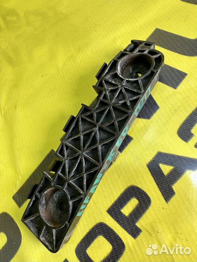 Кронштейн переднего бампера правый Lifan X60