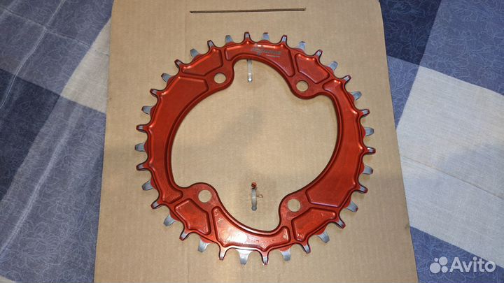 Neutrino Components, Shimano, Maxxis, Meroca, Risk