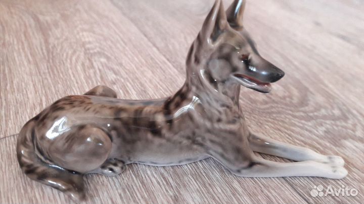 Фарфоровая статуэтка'Собака овчарка'