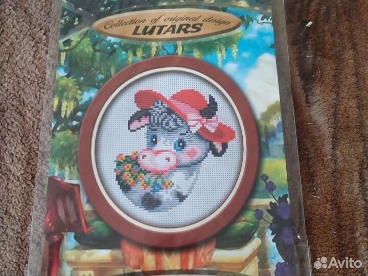 Магниты на холодильник, вышивка, CDдиски, массажер