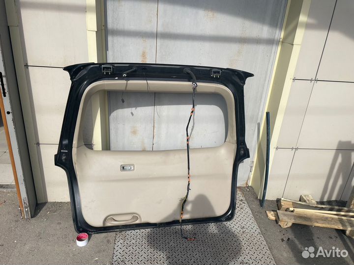 Крышка багажника Mazda MPV II