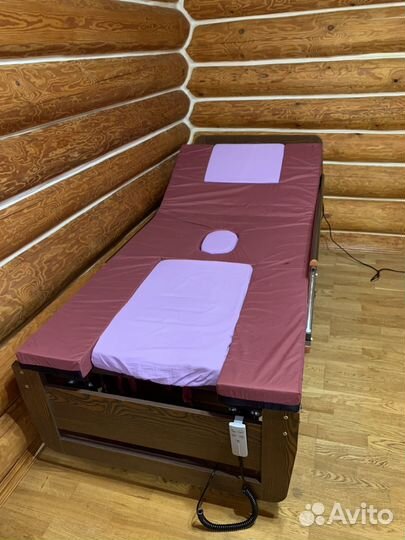 Кровать для лежачих больных, с электроприводом