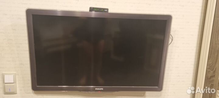 Жк-телевизор 40 дюймов Philips 40PFL7605H/60