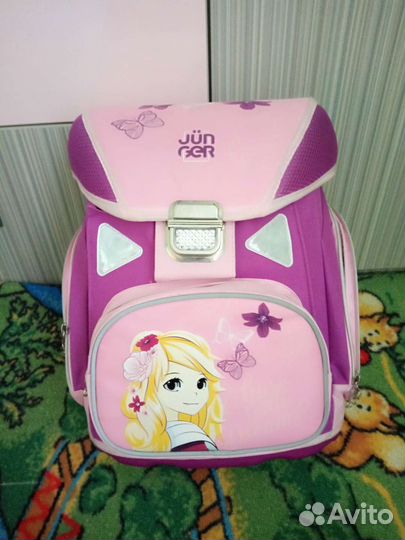 Рюкзак для девочки начальных классов