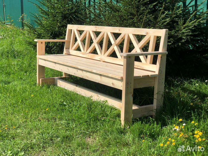Скамейка деревянная