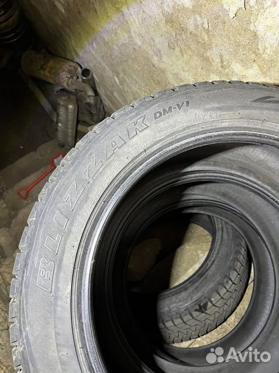 Bridgestone Blizzak DM-V1 235/55 R19