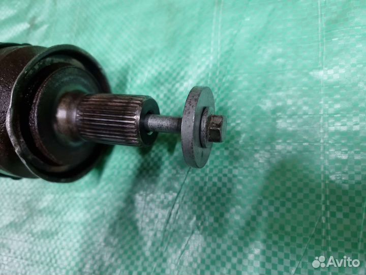 Полуось передняя левая Mazda 3 BK