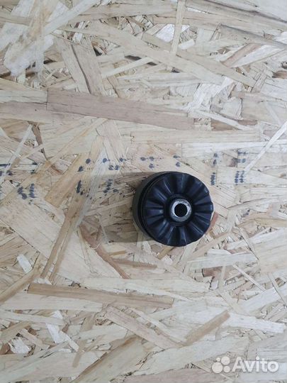 Сайлентблок на переднюю пневмостойку Mercedes 221