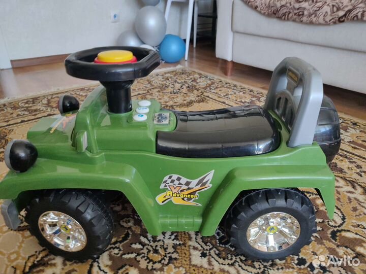 Детский беговел-машинка