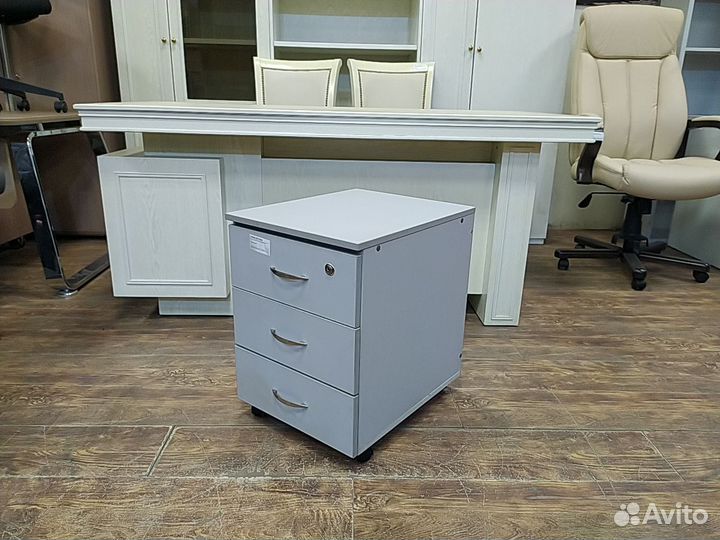 Тумба подкатная 3 ящ. б/у 40х50х55 09429-сер