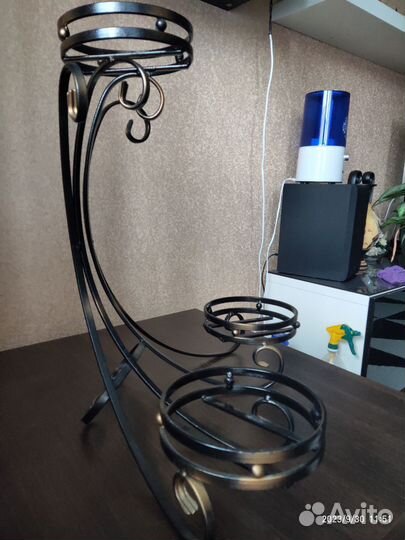 Подставка для цветов напольная металлическая