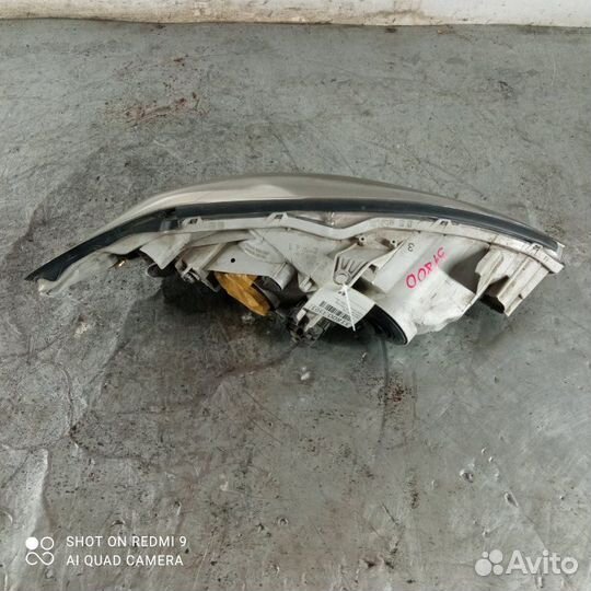 Фара галоген левая Toyota Camry 30 2004-2006
