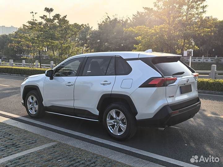 Toyota RAV4 2.0 CVT, 2022, 28 000 км