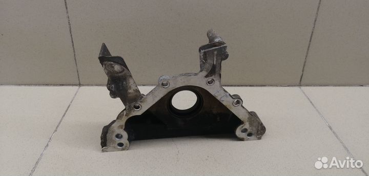 Крышка двигателя передняя Caddy III 2004-2016