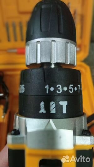 Шуруповерт dewalt 18v