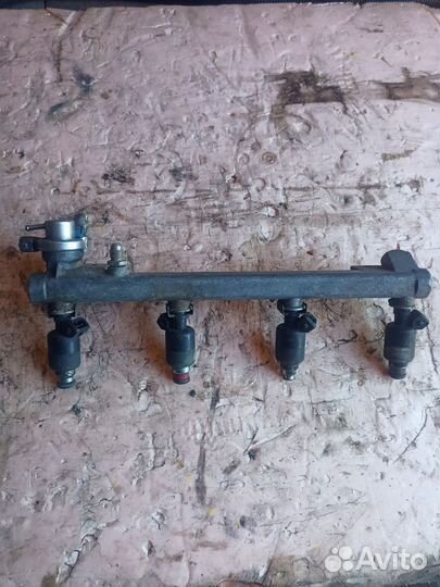 Рейка топливная (рампа) GM 90411551 для Opel Omega