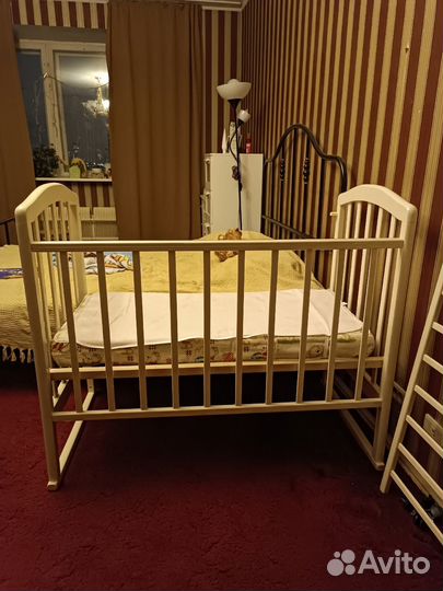 Детская кроватка