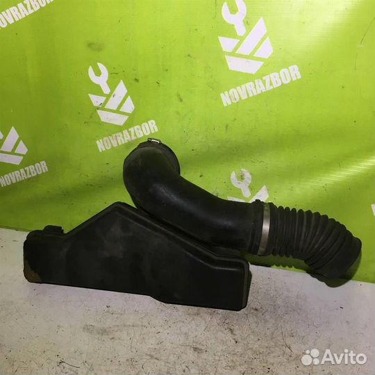 Патрубок воздушного фильтра Форд Фокус 1