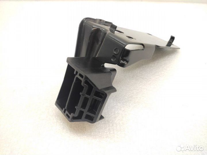 Кронштейн радиатора левый Bmw 3-Series E90 N52B30