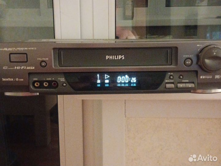 Видеомагнитофон HI FI stereo