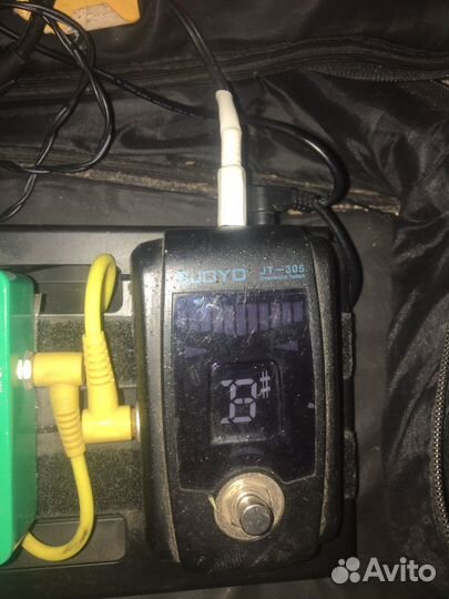 Педалборд с гитарными педалями